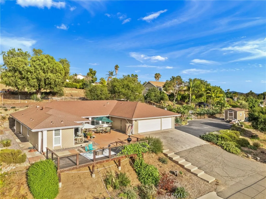 https://cdn.realtyfeed.com/cdn/127/306527535/2aade47a1c145bd6fdca99ecd62c1fb5.webp