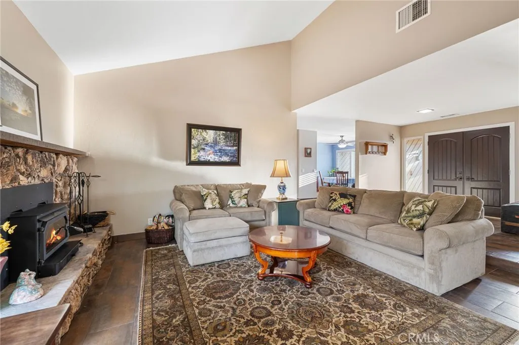 Photo #10: OC25191308 Listing: Photo #10