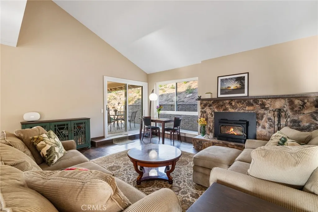https://cdn.realtyfeed.com/cdn/127/306527535/37ac825f5e28e5cb3baa577e4e118acf.webp