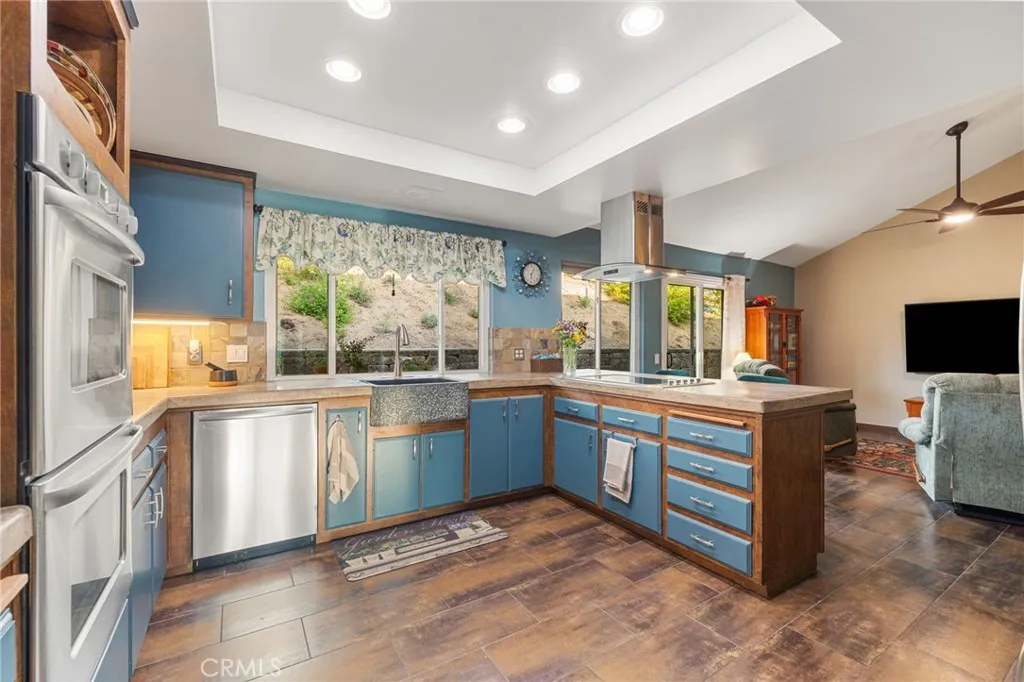 Photo #12: OC25191308 Listing: Photo #12
