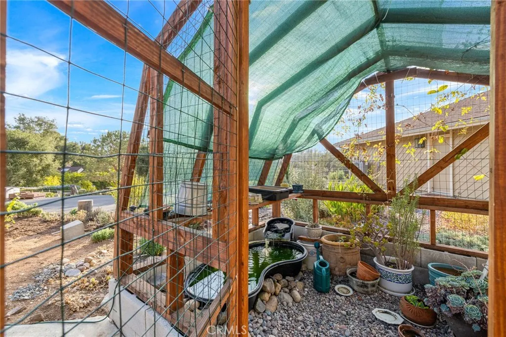 https://cdn.realtyfeed.com/cdn/127/306527535/6e48056bc9efa9531bc2ca8ac6a5a913.webp