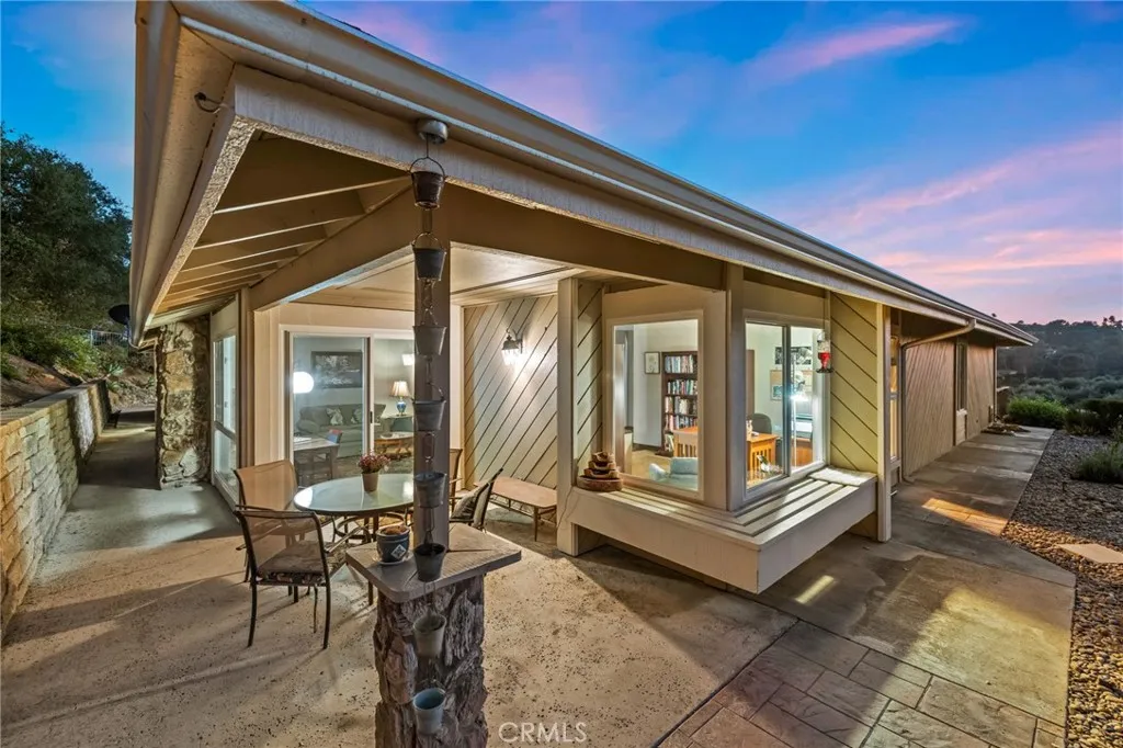 https://cdn.realtyfeed.com/cdn/127/306527535/926bc7a9f7a60c0b10ae3e463f1cae32.webp