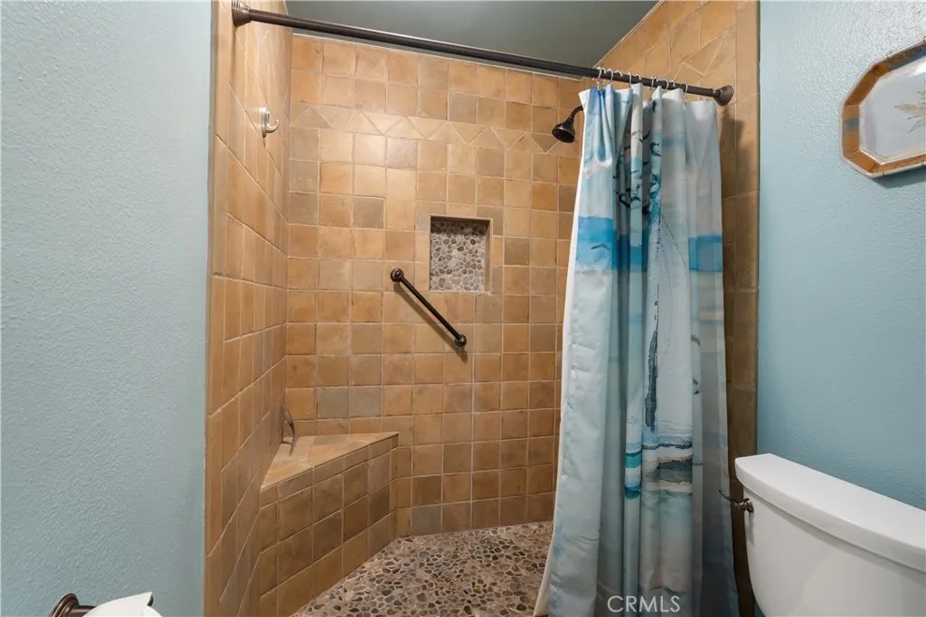 https://cdn.realtyfeed.com/cdn/127/306527535/de4f7f7a1f883057a8bab2858046eaa7.webp