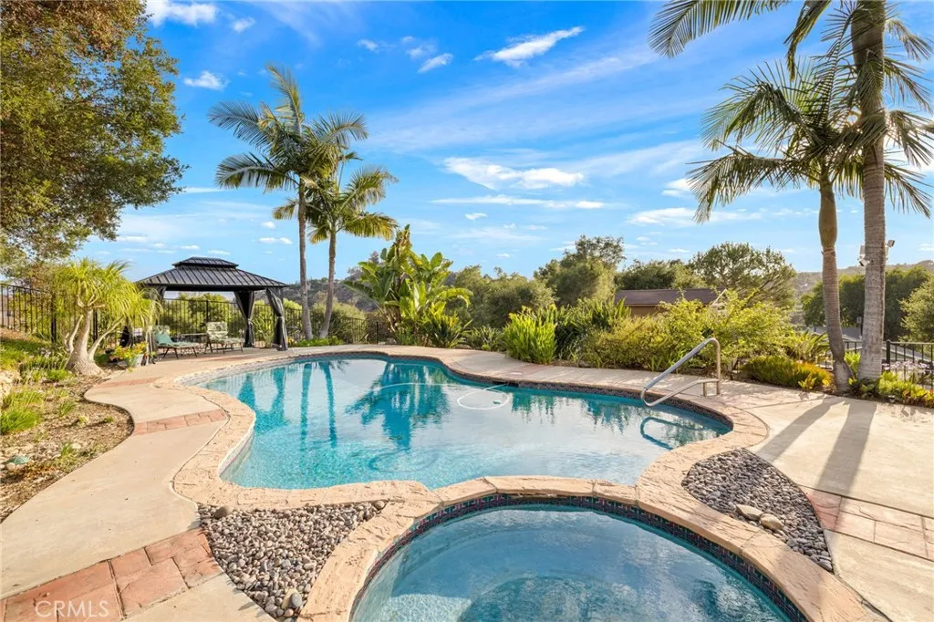 https://cdn.realtyfeed.com/cdn/127/306527535/e2553d83cfe01612d46aeff443f08a0d.webp