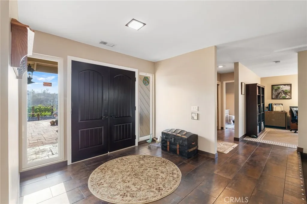 Photo #6: OC25191308 Listing 