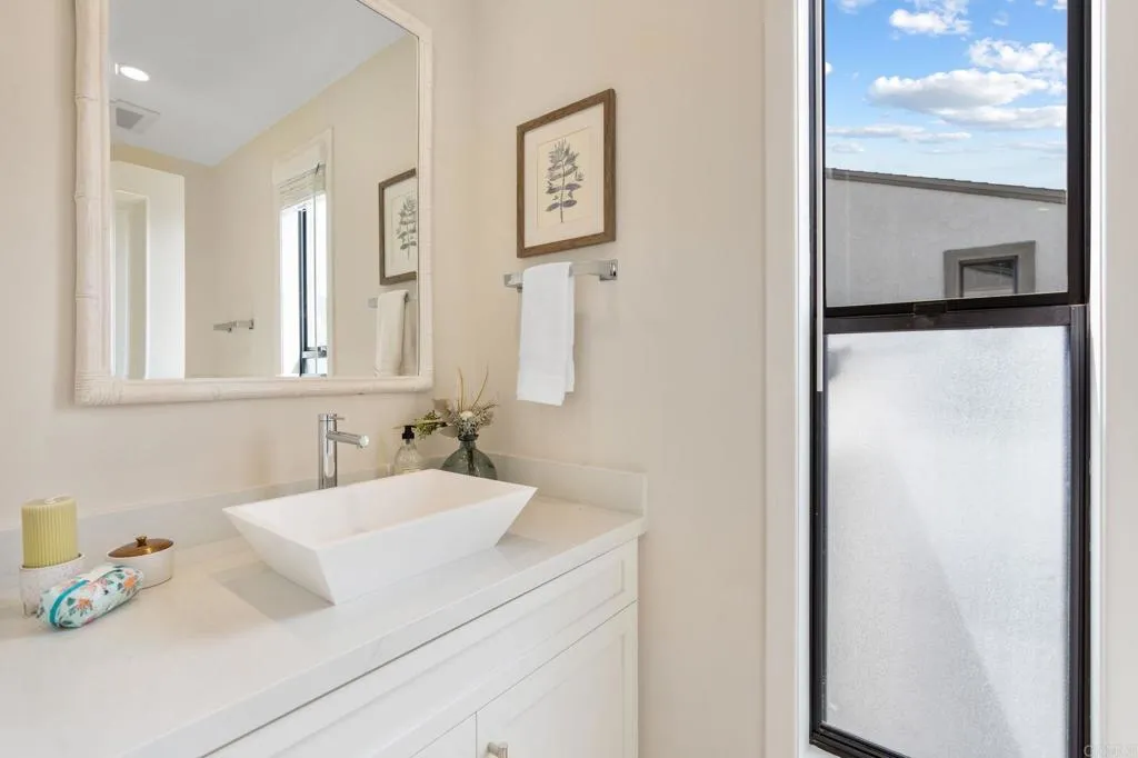 https://cdn.realtyfeed.com/cdn/127/306527539/9a4663a39989d878312d3cf985466b55.webp