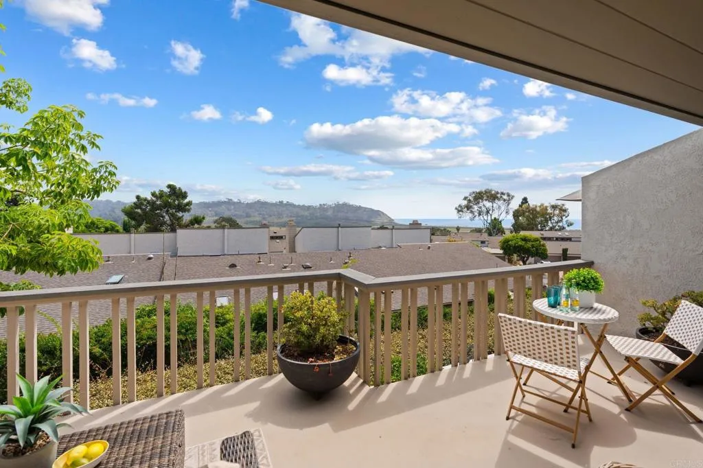 https://cdn.realtyfeed.com/cdn/127/306527539/ce96909de1ea4c34c5ffb456af3ab7ff.webp
