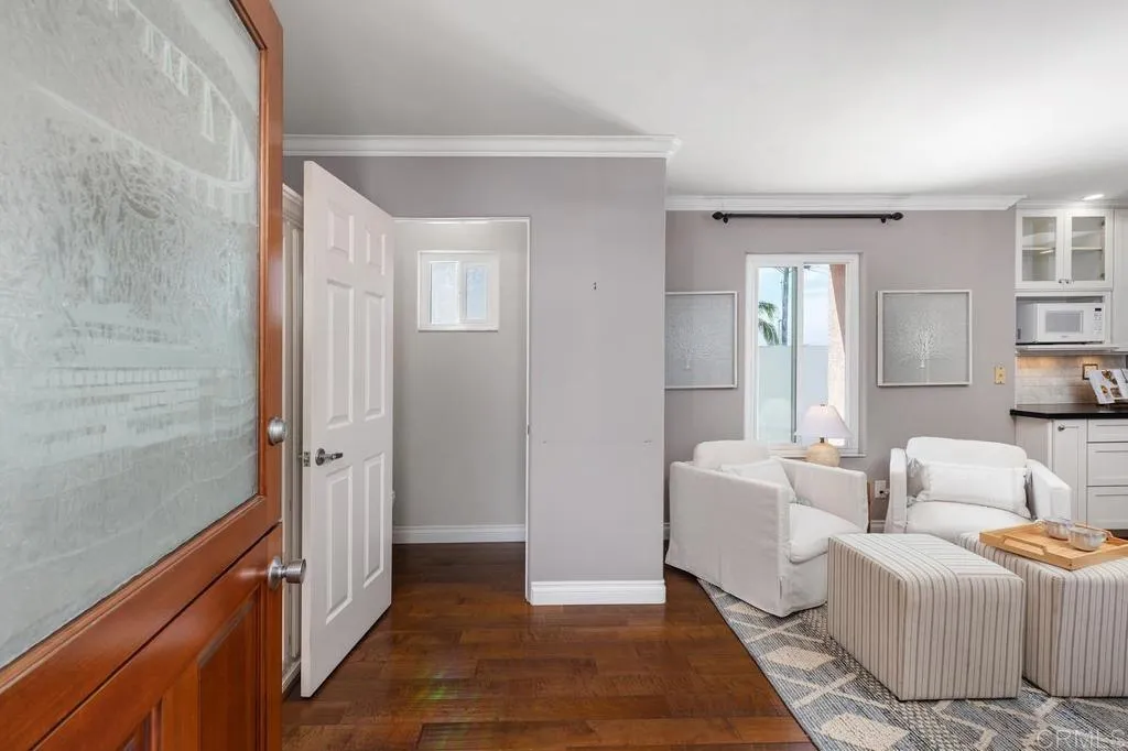 https://cdn.realtyfeed.com/cdn/127/306527545/48303cbbe9f9bd2e0d486f67e83e769f.webp