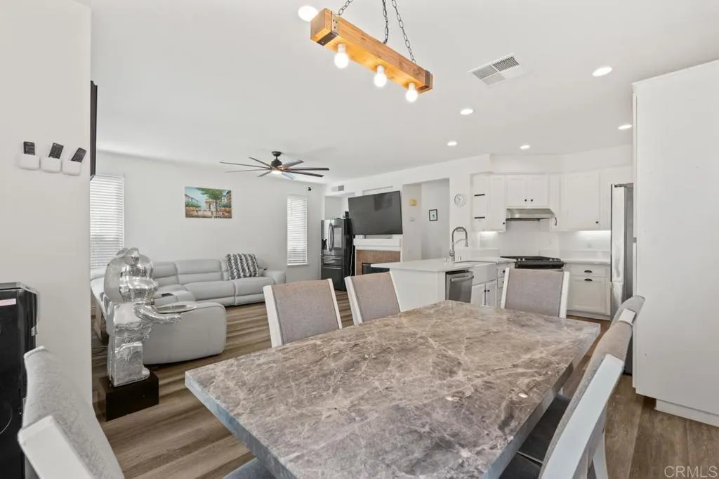 https://cdn.realtyfeed.com/cdn/127/306527547/289070c1bc2cfda49ec8979a80e603f5.webp