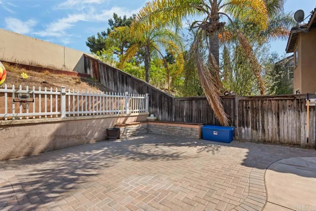 https://cdn.realtyfeed.com/cdn/127/306527547/992ff22a438bc43dfcdfb8f14deae758.webp