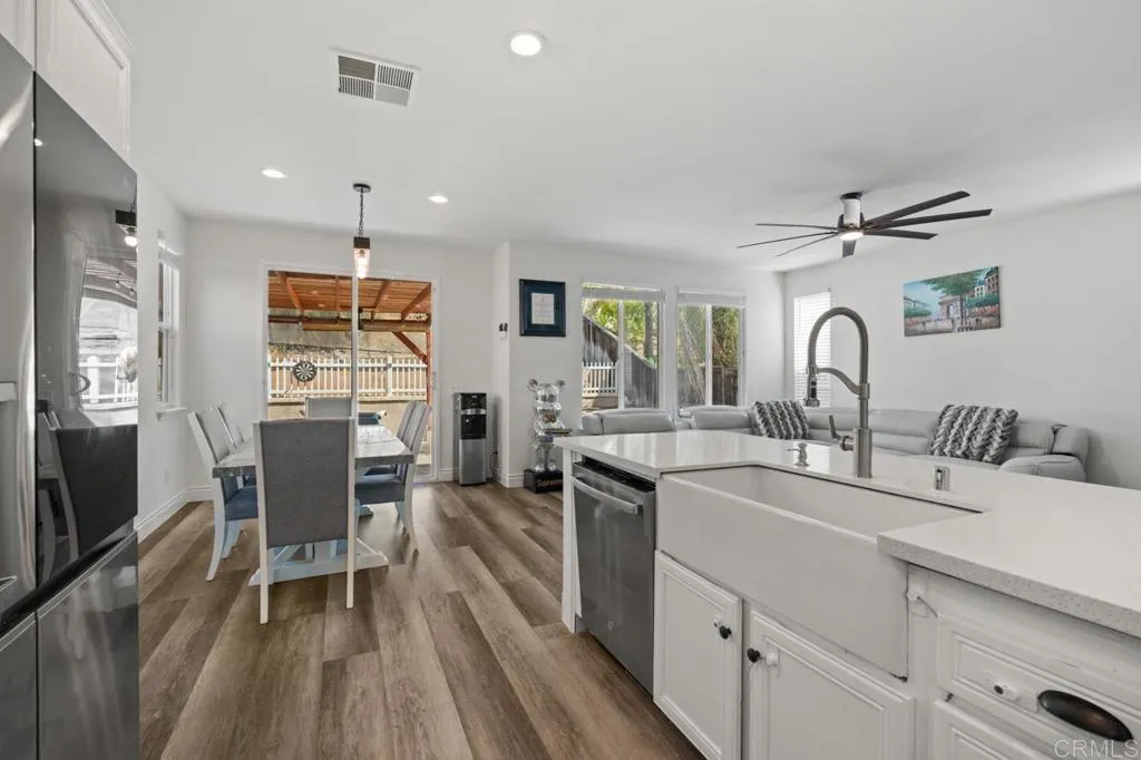 https://cdn.realtyfeed.com/cdn/127/306527547/a935a0cf1b0f5d1991349231637ef34a.webp