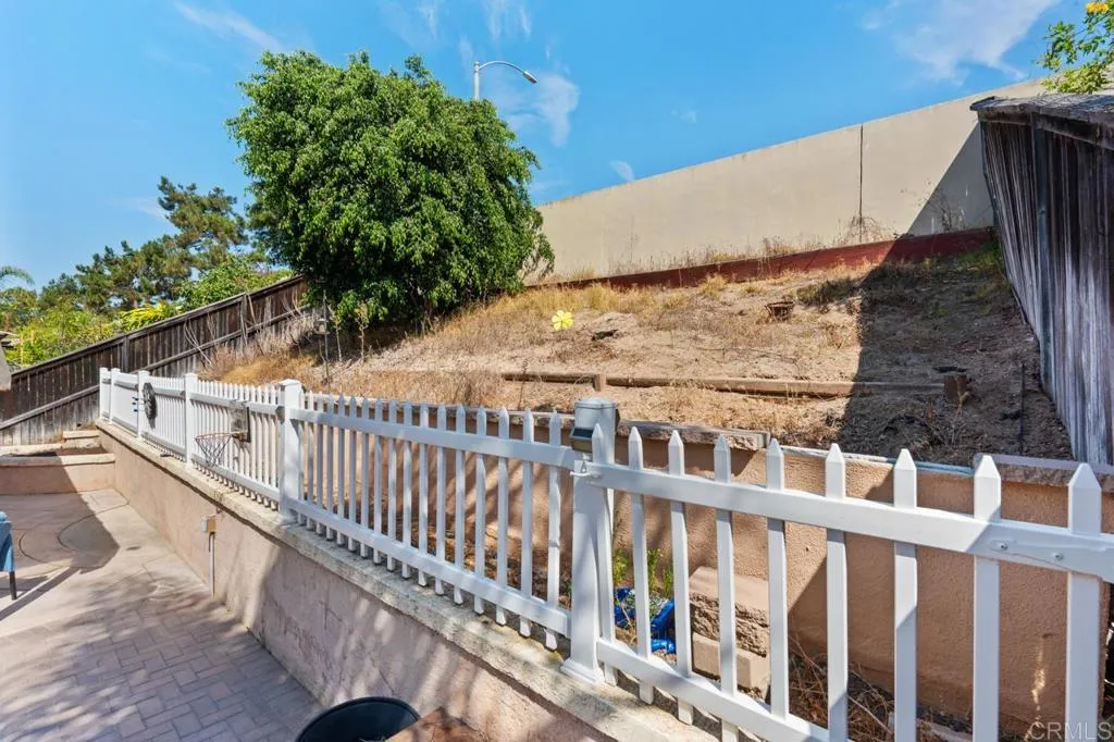 https://cdn.realtyfeed.com/cdn/127/306527547/eaa3a926681cd087c02f1be3fffea162.webp