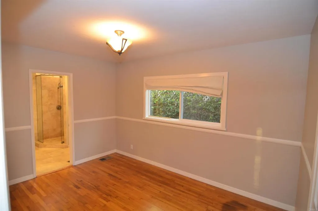 https://cdn.realtyfeed.com/cdn/127/306527549/de206145f7a07b2159ebc2739b7685e6.webp
