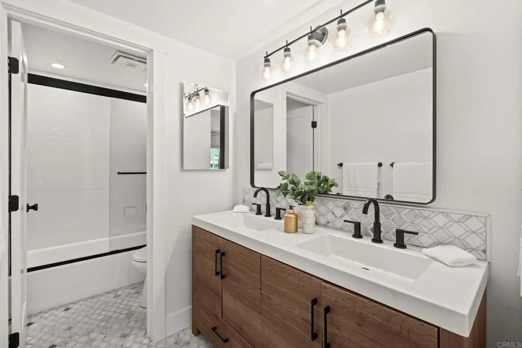 https://cdn.realtyfeed.com/cdn/127/306527589/32858c42daadcb41ec4a0dd3b083b0ec.webp