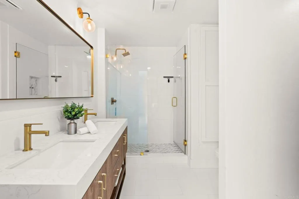 https://cdn.realtyfeed.com/cdn/127/306527589/62f8a8fe43532e083db179d245086939.webp