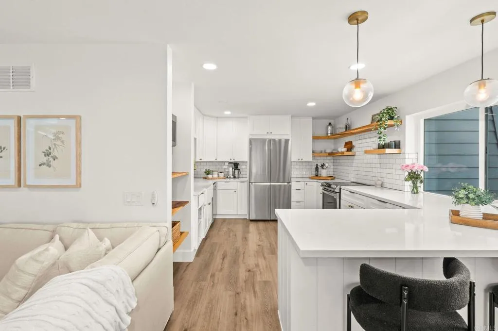 https://cdn.realtyfeed.com/cdn/127/306527589/749a9a07c26406ce1af2169122c65457.webp