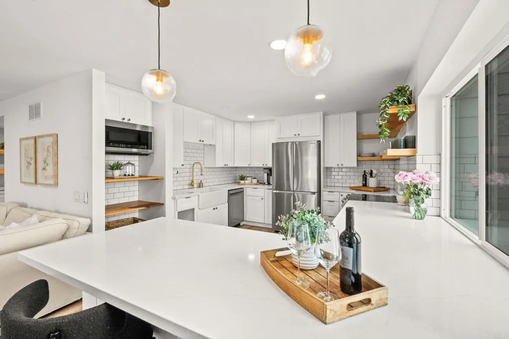 https://cdn.realtyfeed.com/cdn/127/306527589/baa865c2109391293b9445718358358b.webp