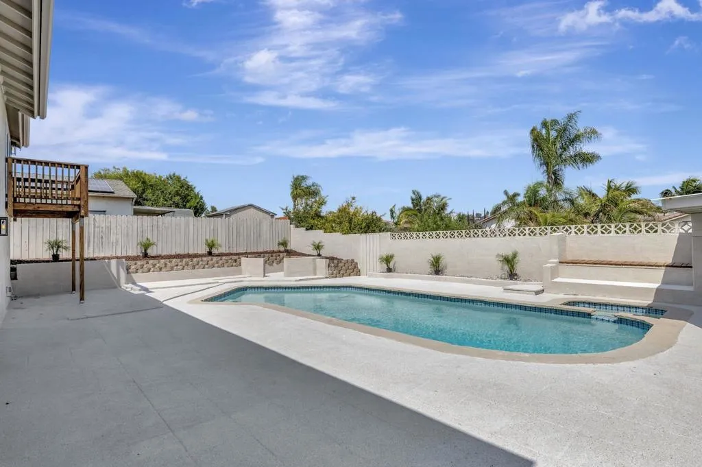 https://cdn.realtyfeed.com/cdn/127/306527596/30496f532e9abd50addba04b4483d6e2.webp