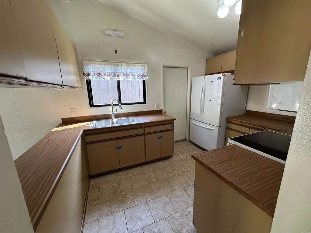 https://cdn.realtyfeed.com/cdn/127/306527664/5c1ba15edc40095522794c6123b48f49.webp
