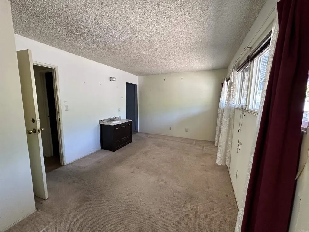 https://cdn.realtyfeed.com/cdn/127/306527664/61de3eaa8fdea9bf0f7766f980b45558.webp