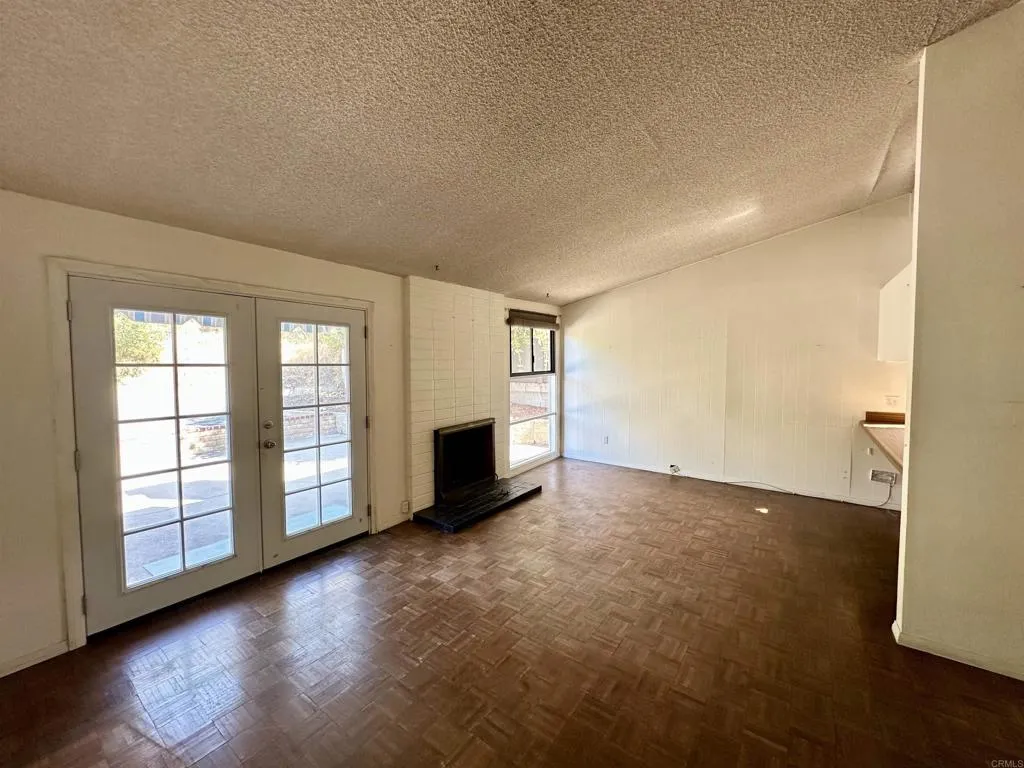 https://cdn.realtyfeed.com/cdn/127/306527664/88d7ab4707bde444d82aee6a6bdd644b.webp