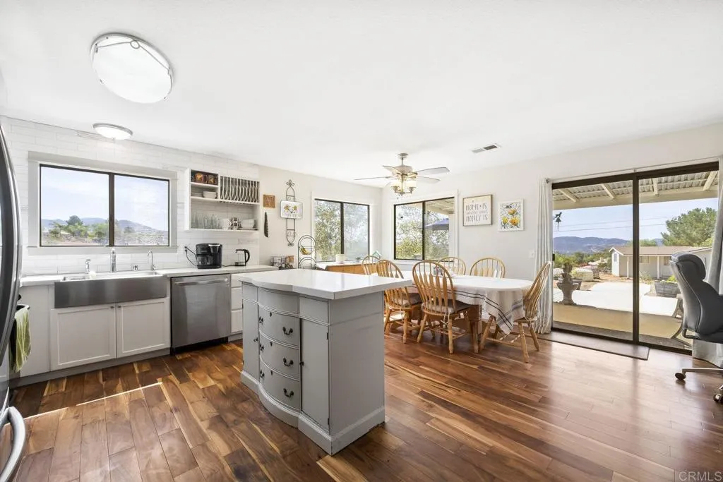 https://cdn.realtyfeed.com/cdn/127/306527806/f5478c7bfaa036ac09dc0166ba6aae4b.webp