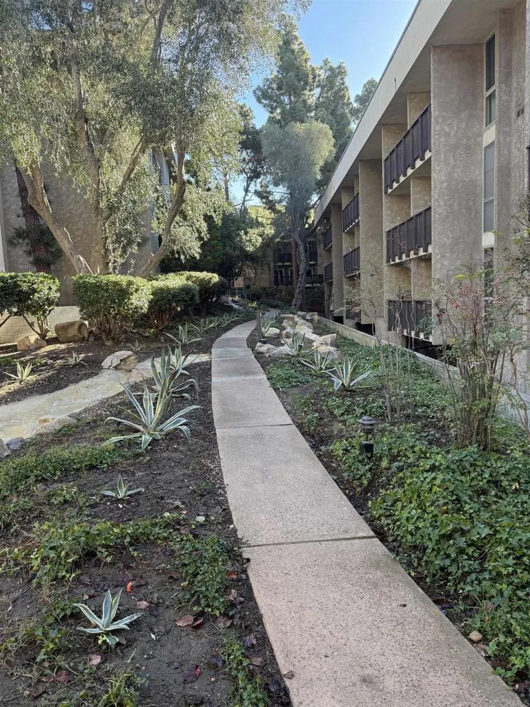 https://cdn.realtyfeed.com/cdn/127/306527812/ebc5cd68383489e380fe39f423ee0391.webp