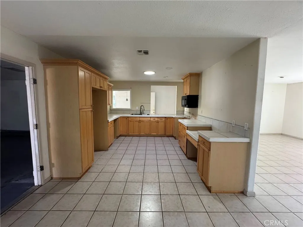 https://cdn.realtyfeed.com/cdn/127/306527881/b1ab5c2ad58589209e3354543f34b105.webp