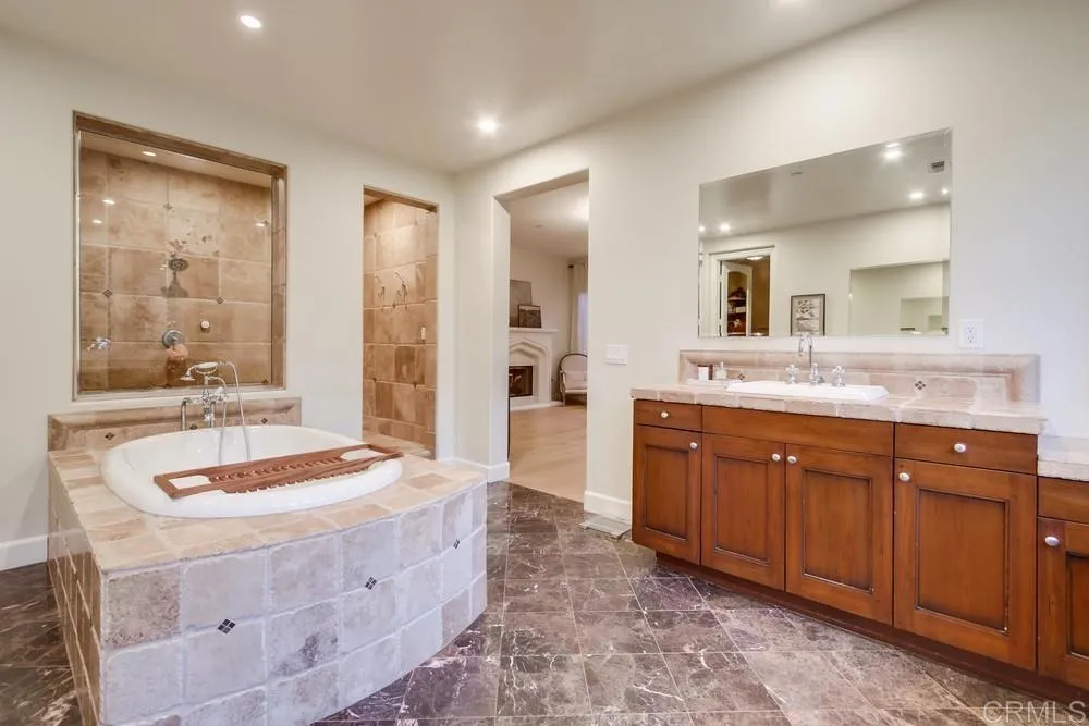 https://cdn.realtyfeed.com/cdn/127/306527959/22ce34e6318ac9e8277024d6994012ce.webp