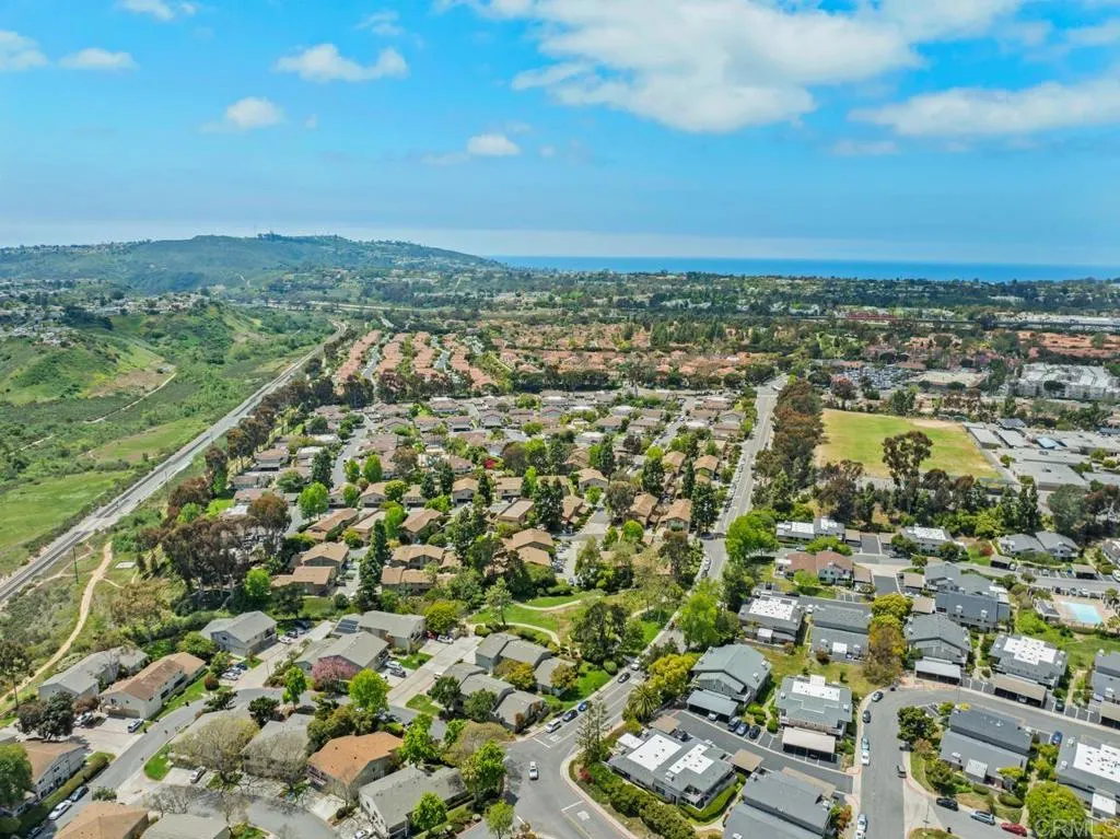 https://cdn.realtyfeed.com/cdn/127/306528003/74998bc9ffcc20af91cf74d798a47249.webp