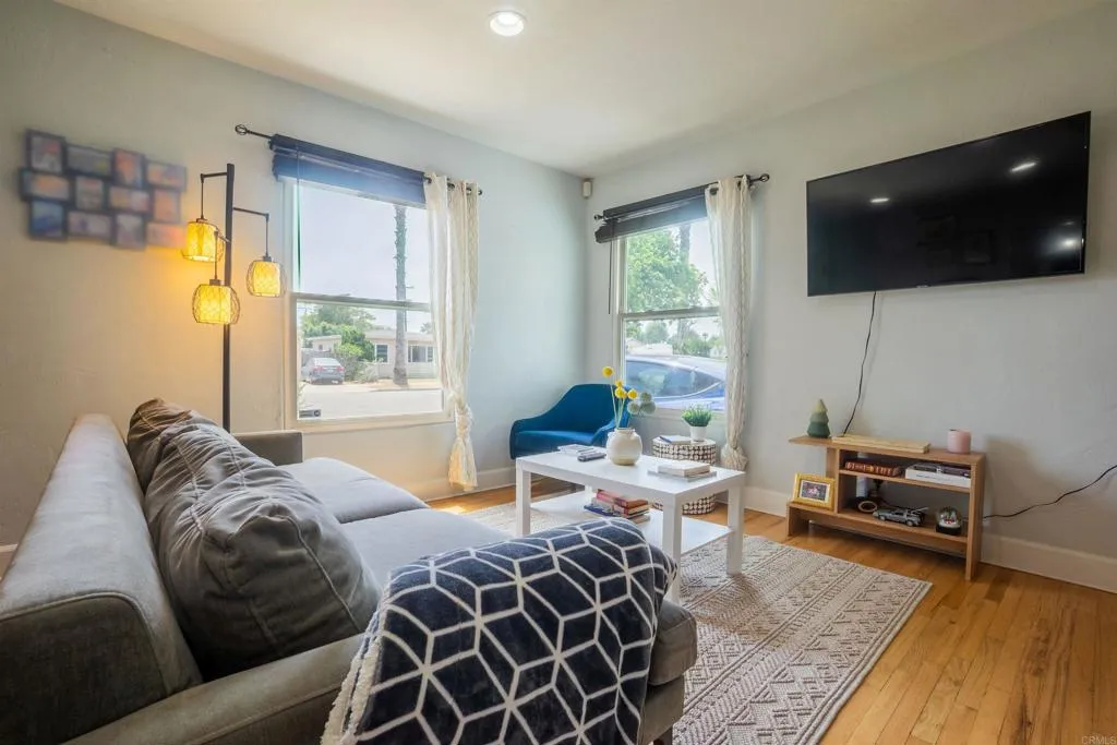 https://cdn.realtyfeed.com/cdn/127/306528057/a1a73af7e1bcd7ce0976f352274a0242.webp