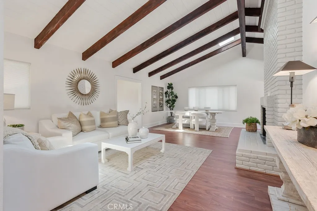 https://cdn.realtyfeed.com/cdn/127/306528245/79807cf5dc797e408f80ac7d460a257b.webp