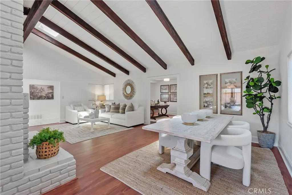https://cdn.realtyfeed.com/cdn/127/306528245/ae6c81937ed351e08b235c7adcd70565.webp