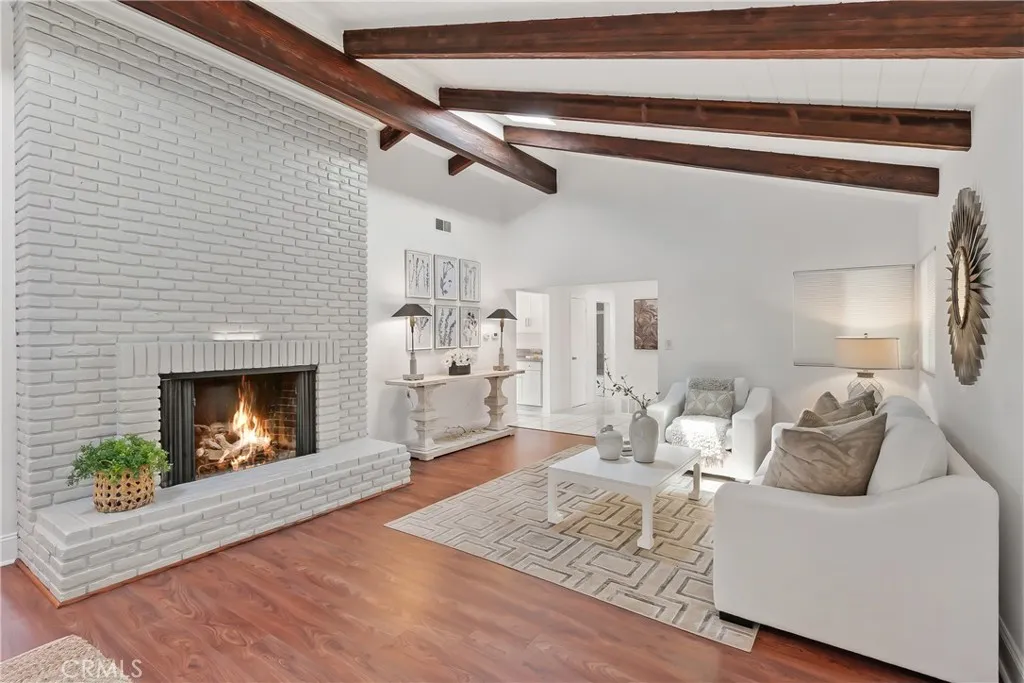 https://cdn.realtyfeed.com/cdn/127/306528245/b4880ca9a27f05d2493324fa2ecb041c.webp