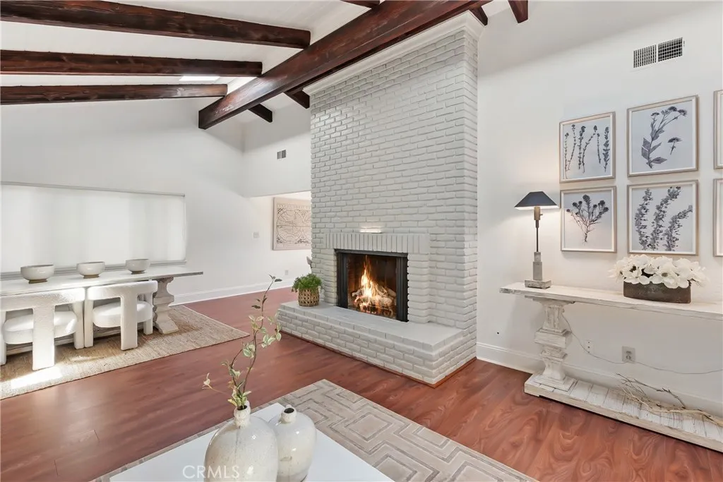 https://cdn.realtyfeed.com/cdn/127/306528245/b7b6e46bb55f47dd73470441818860b1.webp