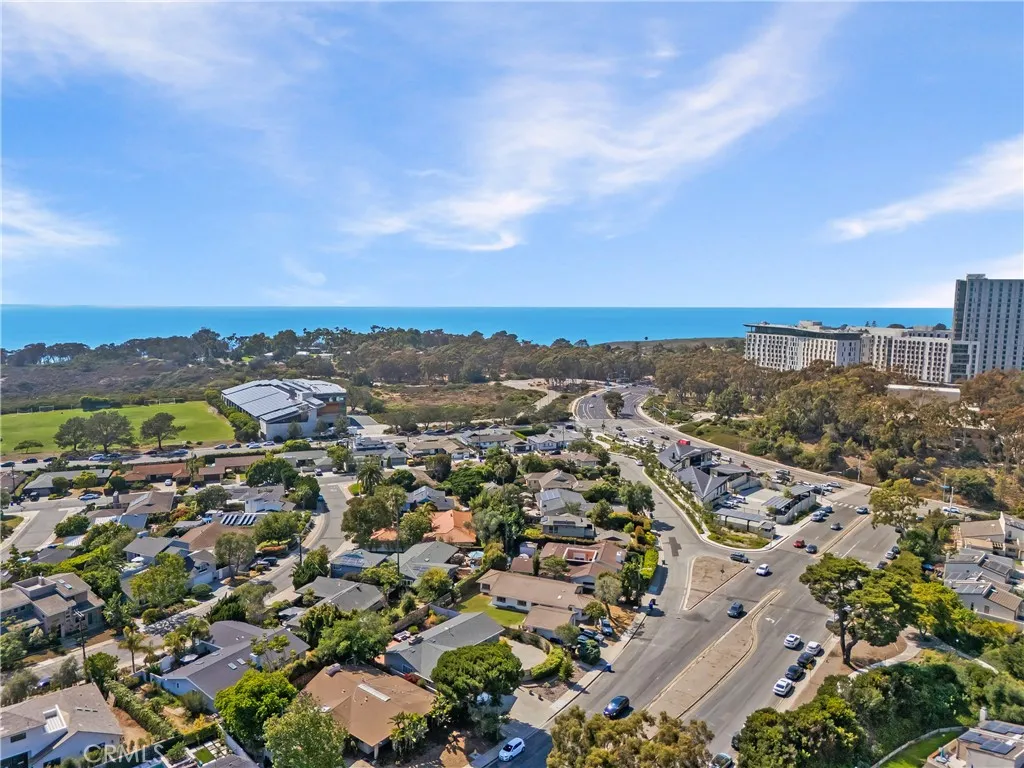 https://cdn.realtyfeed.com/cdn/127/306528245/f9e23e9f8d3d52211047e1e0f483bde9.webp