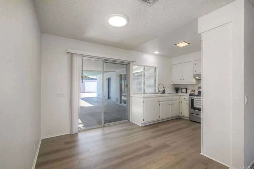 https://cdn.realtyfeed.com/cdn/127/306528332/15b6c8f3b3b6b91f64d57b1114a28cbd.webp