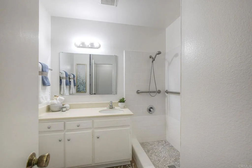 https://cdn.realtyfeed.com/cdn/127/306528332/775e7eeee52077cd765e2c09113a2511.webp