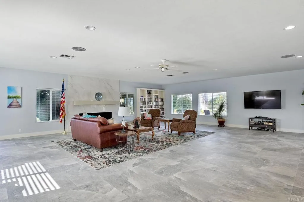 https://cdn.realtyfeed.com/cdn/127/306528332/968635fd1f9846d94731dd8f2f3bbd41.webp