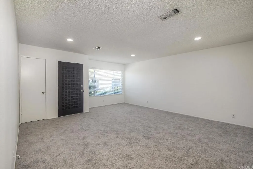 https://cdn.realtyfeed.com/cdn/127/306528332/cabf2e8b16dbac5dff7d9e303e6ef7a3.webp
