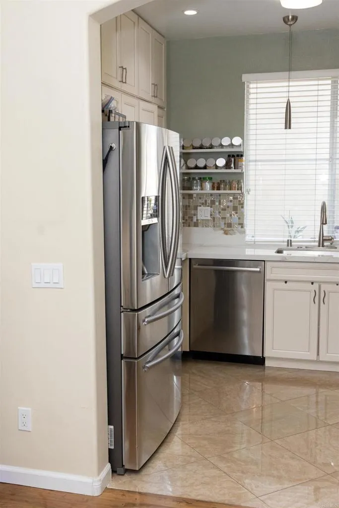 https://cdn.realtyfeed.com/cdn/127/306528341/38bfc01b5d364a72c86ca16901ae804f.webp
