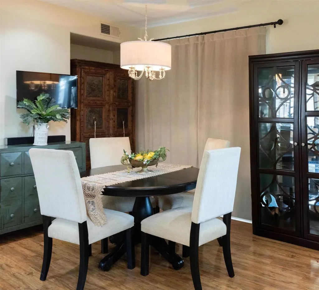 https://cdn.realtyfeed.com/cdn/127/306528341/76cc205ae098cf99bcf3508e10498c95.webp