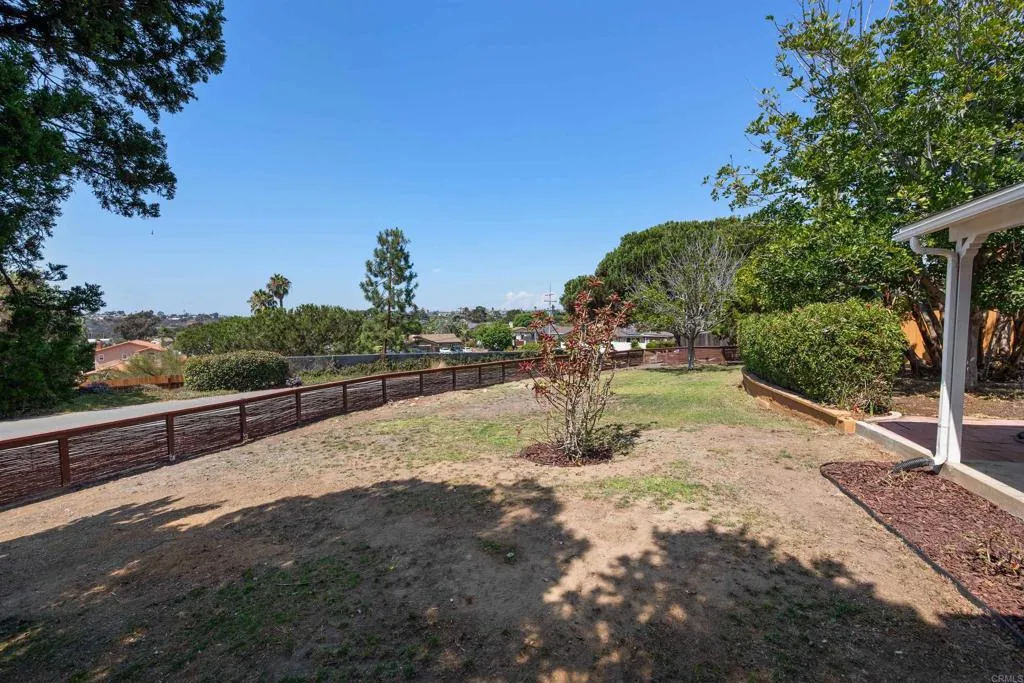 https://cdn.realtyfeed.com/cdn/127/306528361/62d8080f29ddf59f2ff917aaa95daddf.webp