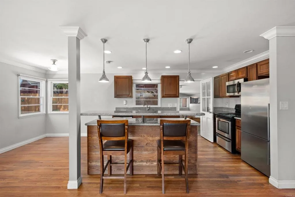 https://cdn.realtyfeed.com/cdn/127/306528361/688a7278718d354758711d0649d4902a.webp