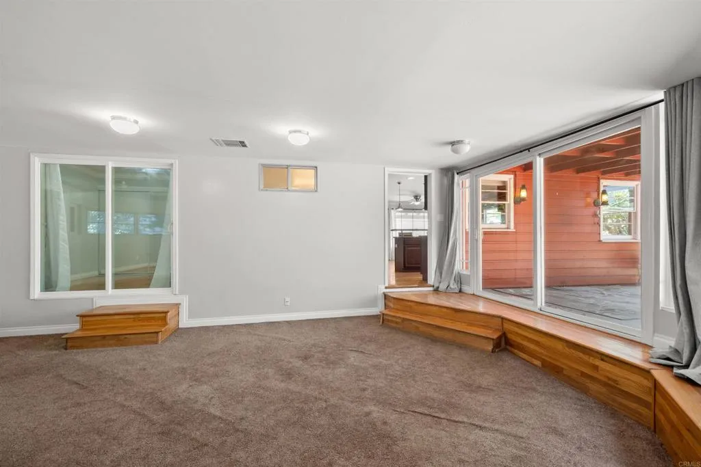 https://cdn.realtyfeed.com/cdn/127/306528361/6bb1320b960d4571fba41996e1dfad7e.webp