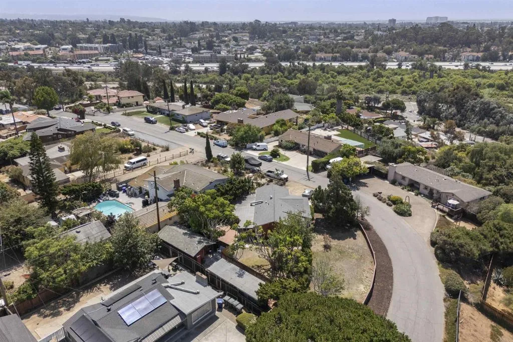 https://cdn.realtyfeed.com/cdn/127/306528361/77d392a59a66b107b4df13d29f5d44c1.webp