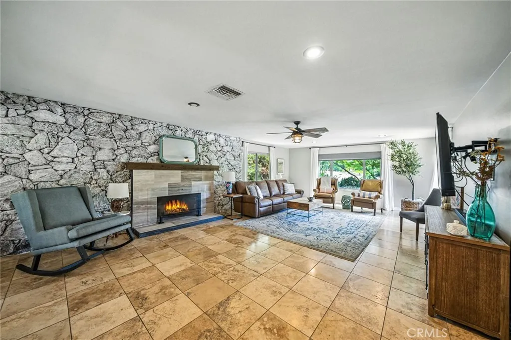 https://cdn.realtyfeed.com/cdn/127/306528363/b9c5a140193c029eed82dc47c69ed209.webp