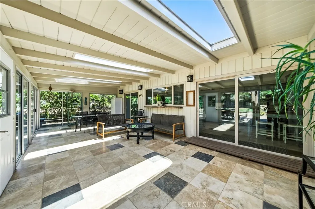 https://cdn.realtyfeed.com/cdn/127/306528363/efe8d0ce8639a955e75614dc67434321.webp
