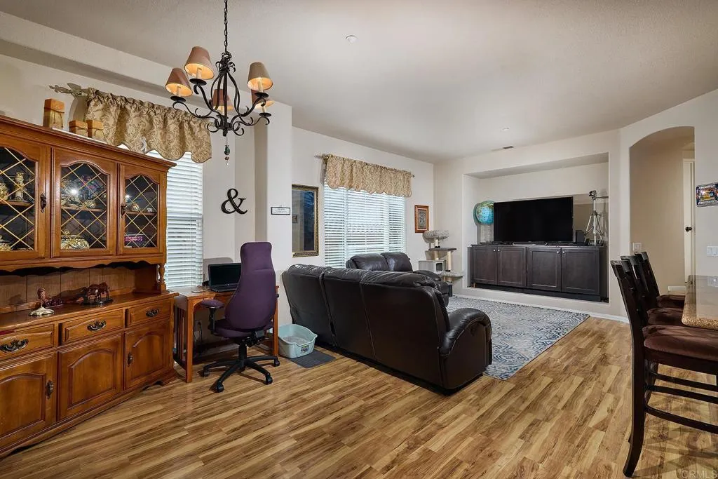 https://cdn.realtyfeed.com/cdn/127/306528364/1ee5c53218ed76f6d82e5d954d0a3598.webp