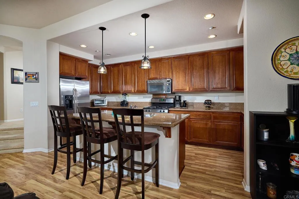 https://cdn.realtyfeed.com/cdn/127/306528364/c4f4c94ada3b412f9ad33c0620a7f947.webp
